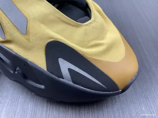 Boost 700 'Honey MNVN Yeezy GZ0717 Flux' 0626